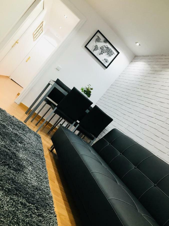 Apartamento Good Vibes Apartment Сарагоса Екстериор снимка