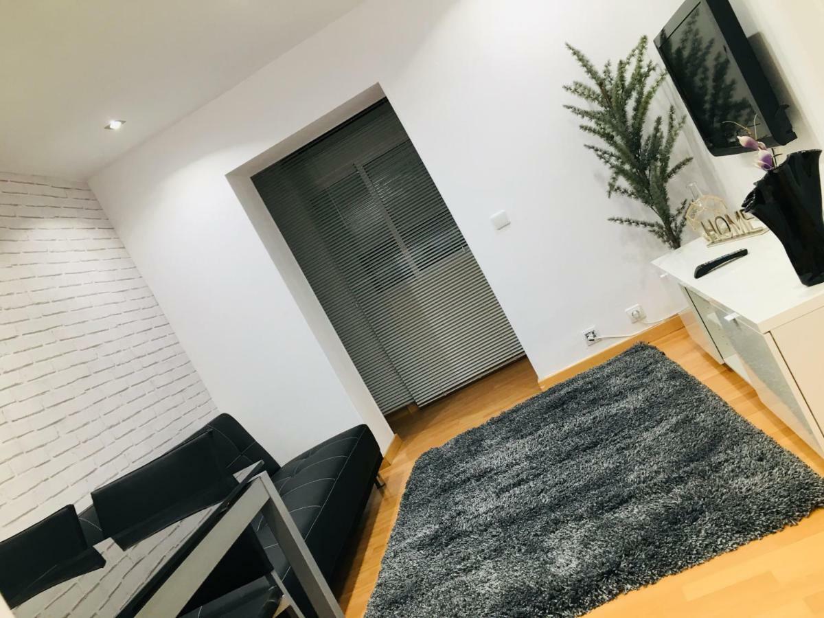 Apartamento Good Vibes Apartment Сарагоса Екстериор снимка
